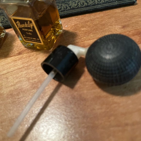 LeQuad Vintage Perfume Set - Picture 9 of 13